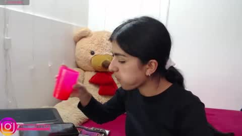 Anahi Browns online show from October 2025 07:47:02 PM