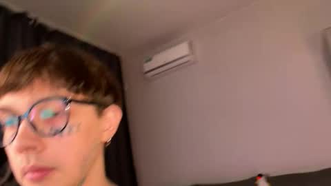 Snapshot of anahori_simon chatting on October 2025 10:32:02 PM simon online show from October 2025 10:32:02 PM