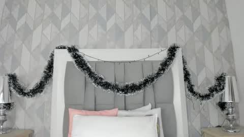   online show from December 2025 11:27:02 AM