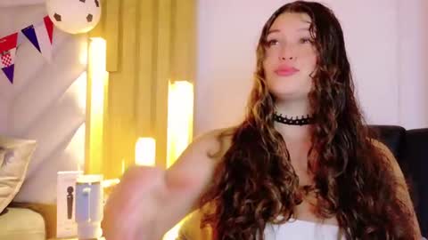 Snapshot of anaise_latif chatting on June 2026 11:31:01 AM Anaise online show from June 2026 11:31:01 AM