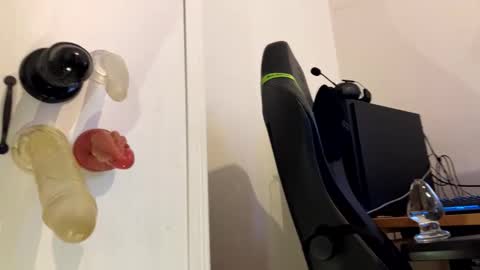 analass_ online show from September 2025 10:28:01 AM