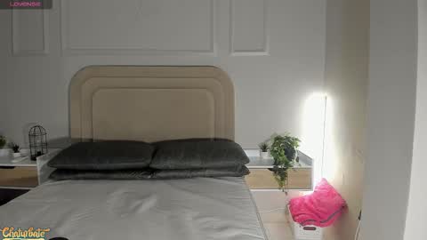 anamonroee online show from October 2025 07:36:02 PM