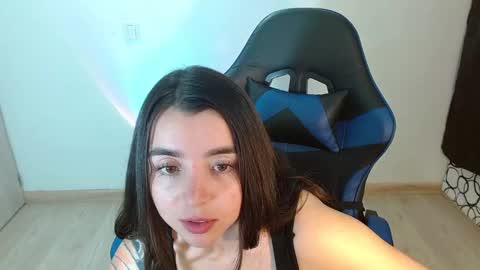 Snapshot of anarosse__ chatting on February 2025 02:08:02 AM ana 3 online show from February 2025 02:08:02 AM