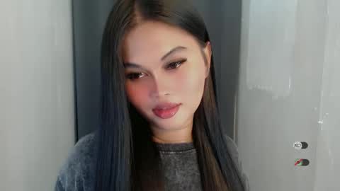 Snapshot of anaruru_ chatting on May 2026 02:35:01 PM ANA online show from May 2026 02:35:01 PM