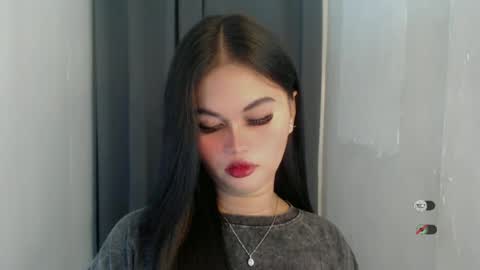 Snapshot of anaruru_ chatting on June 2026 12:52:01 PM ANA online show from June 2026 12:52:01 PM