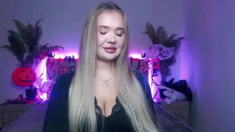 anastacyyellig online show from November 2025 08:33:02 PM