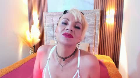 Snapshot of anastasiataylor_ chatting on January 2025 09:24:02 AM Ana 3 online show from January 2025 09:24:02 AM