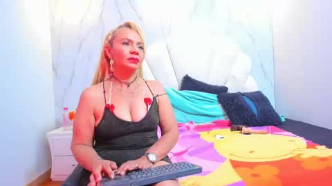 Snapshot of anastasiataylor_ chatting on March 2025 06:27:01 AM Ana 3 online show from March 2025 06:27:01 AM