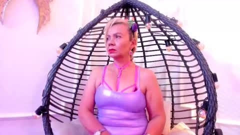 Snapshot of anastasiataylor_ chatting on March 2025 03:01:01 AM Ana 3 online show from March 2025 03:01:01 AM