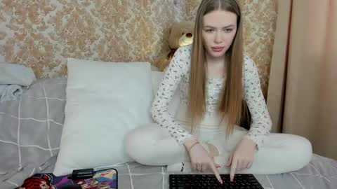 anayalowe online show from April 2026 10:17:02 AM