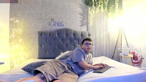 andy online show from December 2025 12:24:02 PM