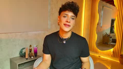 Snapshot of ander_ashford77 chatting on June 2026 12:18:02 PM Ander online show from June 2026 12:18:02 PM