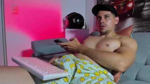 ANDER online show from November 2025 01:05:01 AM