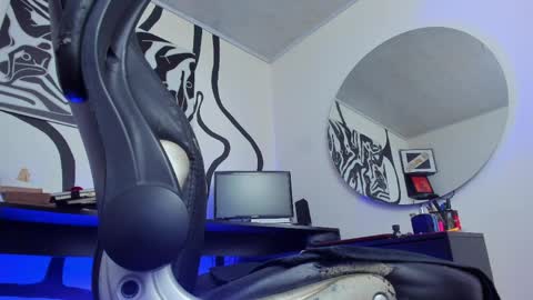 Snapshot of anders_x chatting on April 2026 02:27:02 AM Andrs - online show from April 2026 02:27:02 AM