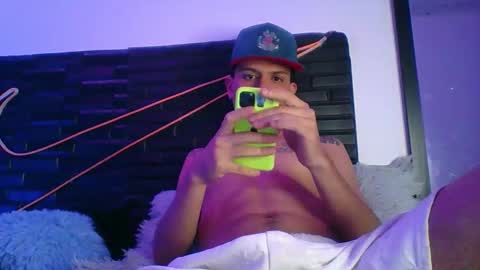 Snapshot of andersonz98 chatting on October 2025 05:08:01 AM andersonZ98 online show from October 2025 05:08:01 AM