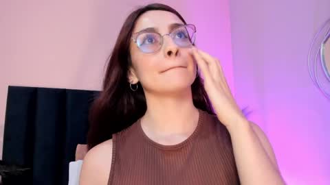 Andra Cyrus online show from April 2026 06:19:01 AM