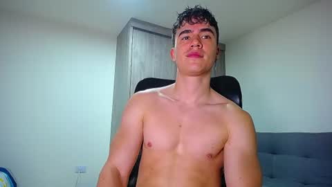 Snapshot of andre_parker chatting on June 2026 10:23:02 PM Andre Parker online show from June 2026 10:23:02 PM