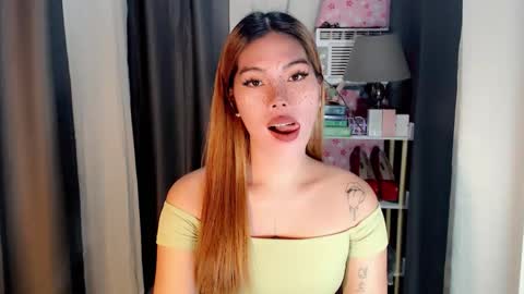 Snapshot of andrea06121998 chatting on April 2026 05:30:01 PM andrea06121998 online show from April 2026 05:30:01 PM