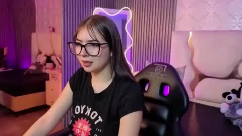 Snapshot of andrea_tay1 chatting on August 2026 07:17:01 PM andrea_tay1 online show from August 2026 07:17:01 PM