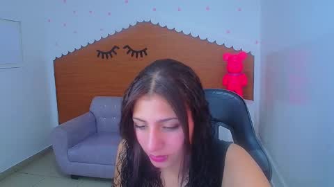 Snapshot of andrea_torres_t chatting on March 2025 04:07:02 PM Andrea online show from March 2025 04:07:02 PM