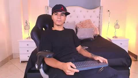 Andreao online show from August 2026 09:51:02 PM