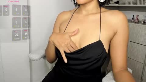 Andrea  online show from November 2025 01:45:01 PM