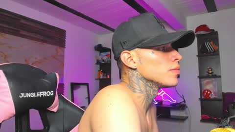 andrees_s online show from October 2025 10:00:02 PM