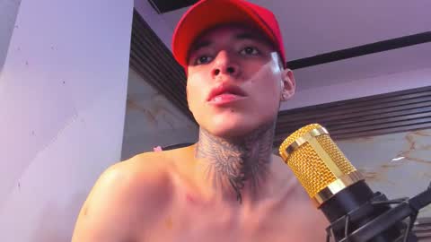 andrees_s online show from November 2025 07:25:02 PM