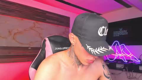 andrees_s online show from December 2025 12:42:01 AM