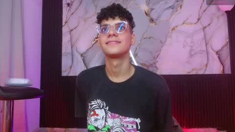 Snapshot of andreh_hot chatting on November 2025 12:31:02 AM Andreh online show from November 2025 12:31:02 AM