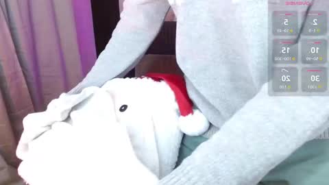 Snapshot of andreh_hot chatting on November 2025 12:38:02 AM Andreh online show from November 2025 12:38:02 AM