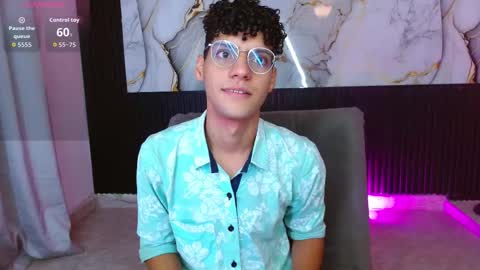 Snapshot of andreh_hot chatting on November 2025 12:57:01 AM Andreh online show from November 2025 12:57:01 AM