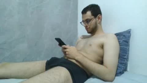 Snapshot of andres129494 chatting on April 2026 01:52:01 AM andres129494 online show from April 2026 01:52:01 AM
