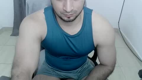 Snapshot of andres180950734 chatting on April 2026 02:27:02 AM andres180950734 online show from April 2026 02:27:02 AM