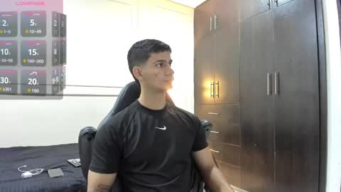 Snapshot of andres_stud chatting on May 2026 03:00:01 AM andres_stud online show from May 2026 03:00:01 AM