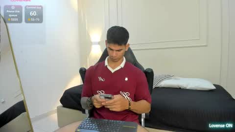 Snapshot of andres_stud chatting on May 2026 05:46:02 AM andres_stud online show from May 2026 05:46:02 AM