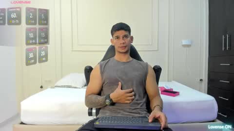 Snapshot of andres_stud chatting on May 2026 04:07:02 AM andres_stud online show from May 2026 04:07:02 AM