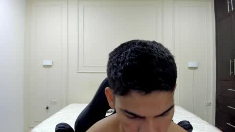 Snapshot of andres_stud chatting on May 2026 04:20:02 AM andres_stud online show from May 2026 04:20:02 AM