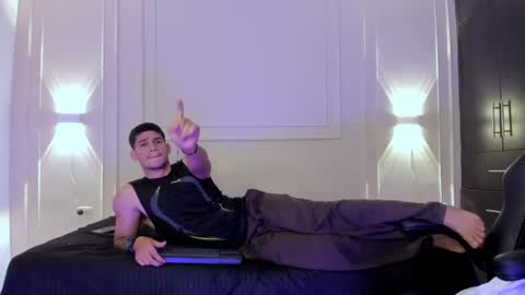 Snapshot of andres_stud chatting on June 2026 04:41:02 AM andres_stud online show from June 2026 04:41:02 AM