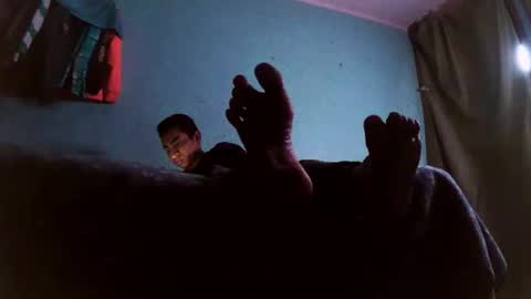 andrescaraballo18 online show from November 2025 04:29:02 AM