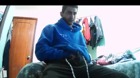 andrescaraballo18 online show from April 2026 05:27:01 AM