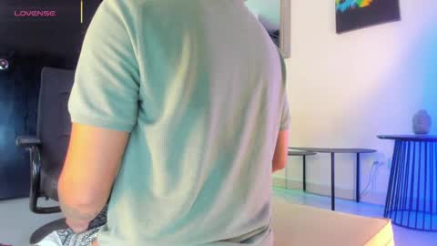Snapshot of andresmer_ chatting on June 2026 07:34:01 AM Andres online show from June 2026 07:34:01 AM