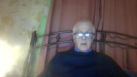 Andrew online show from December 2025 04:14:01 PM