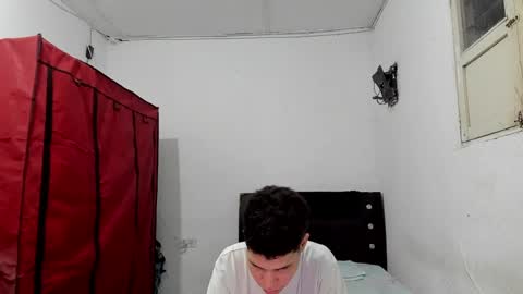 andrew_2811 online show from April 2026 01:12:02 AM