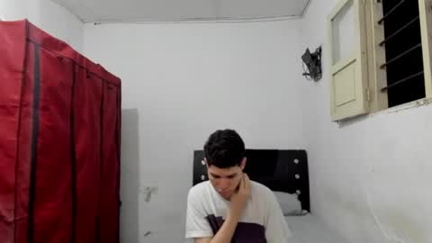 andrew_2811 online show from May 2026 01:24:02 AM