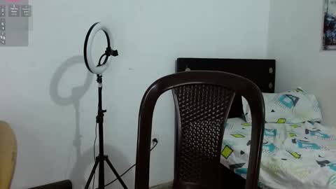 Snapshot of andrew_ag chatting on February 2025 11:45:01 PM Andrew G online show from February 2025 11:45:01 PM