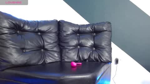 Snapshot of andrew_ag chatting on September 2025 12:51:01 PM Andrew G online show from September 2025 12:51:01 PM