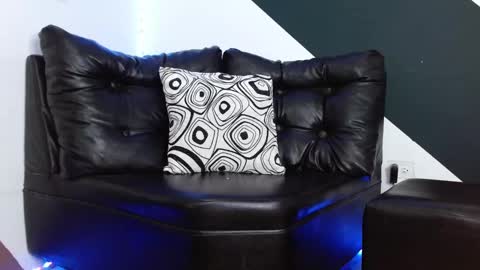 Snapshot of andrew_ag chatting on October 2025 02:29:02 PM Andrew G online show from October 2025 02:29:02 PM