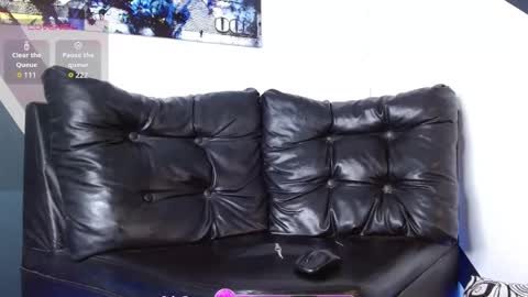 Snapshot of andrew_ag chatting on November 2025 01:41:02 AM Andrew G online show from November 2025 01:41:02 AM