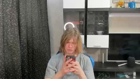 Snapshot of andrew_bolden chatting on May 2026 08:42:02 AM Andrew online show from May 2026 08:42:02 AM